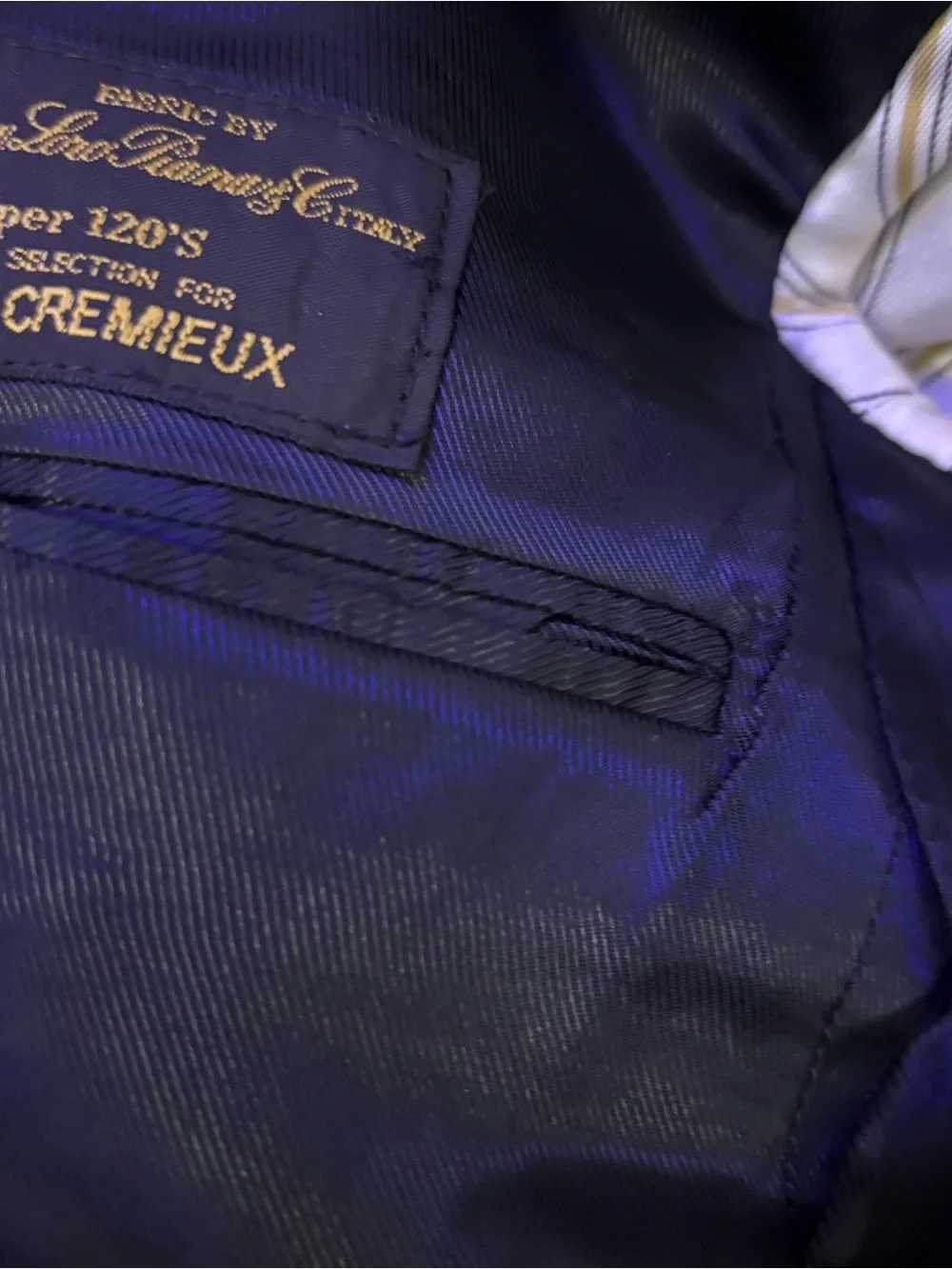 Daniel Cremieux blazer about